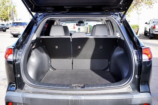 Used 2022 Black Toyota L image 13