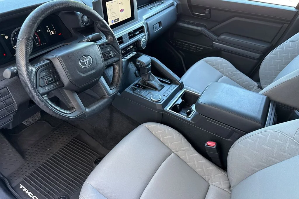 Used 2025 White Toyota SR5 image 14