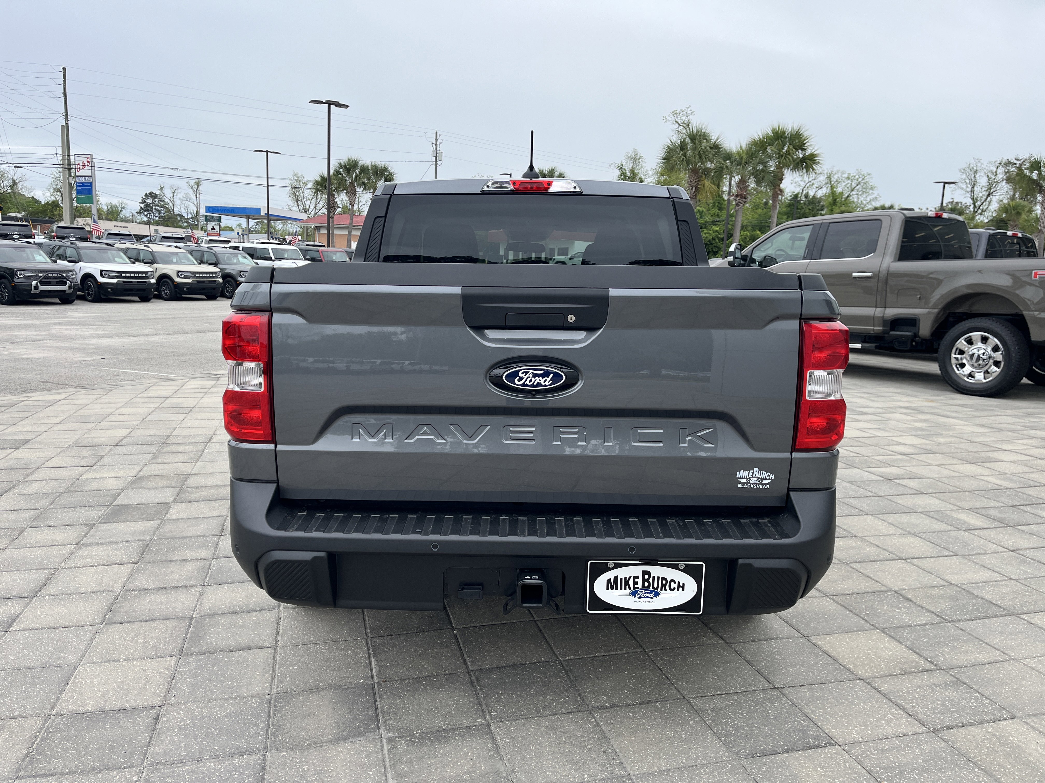 New 2026 Carbonized Gray Metallic Ford XLT image 5