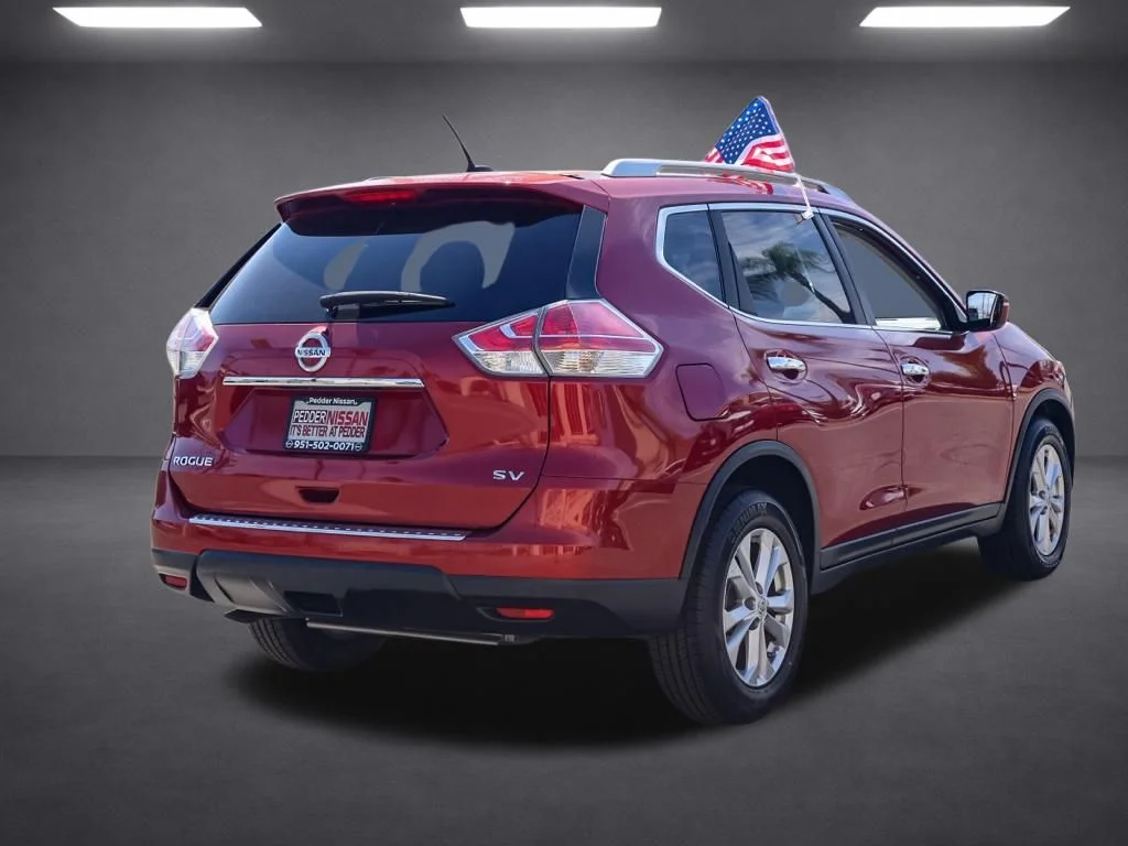 Used 2015 Red Nissan SV image 3
