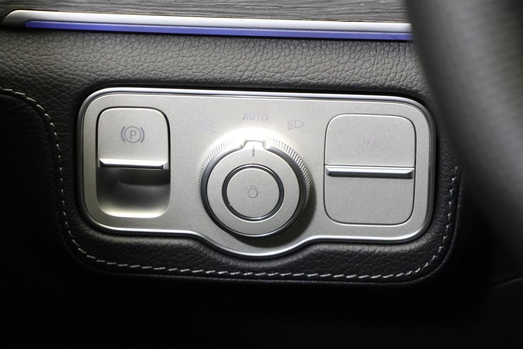 New 2027 Obsidian Black Metallic Mercedes-Benz  image 20