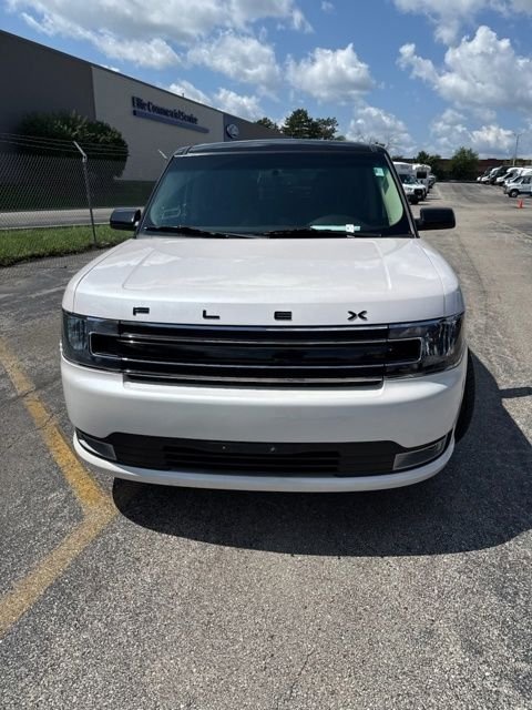 Certified Used 2019 White Platinum Tri-Coat Metallic Ford SEL image 6