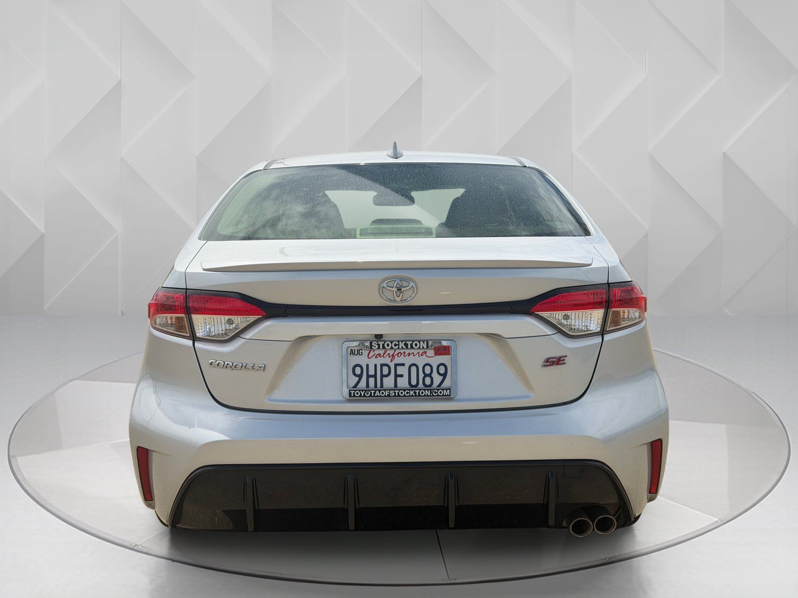 Certified Used 2023 Classic Silver Metallic Toyota SE image 4