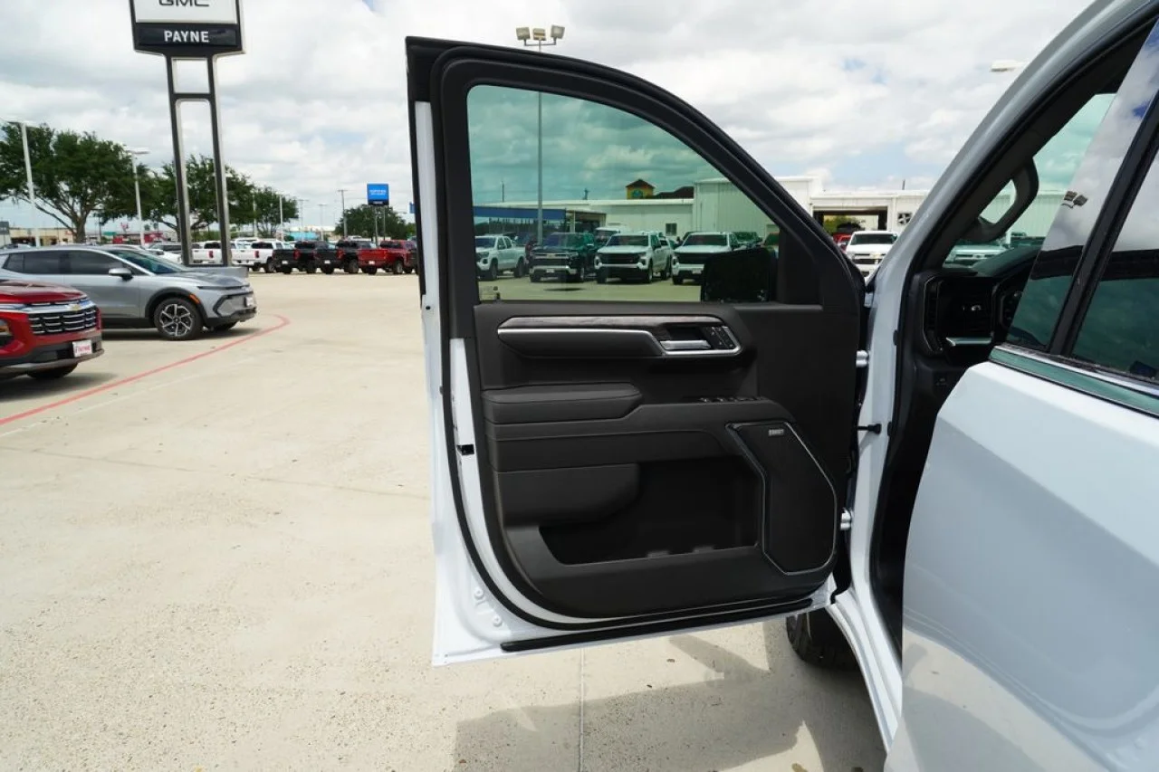 2026 Chevrolet Silverado 1500 LTZ - Photo 17
