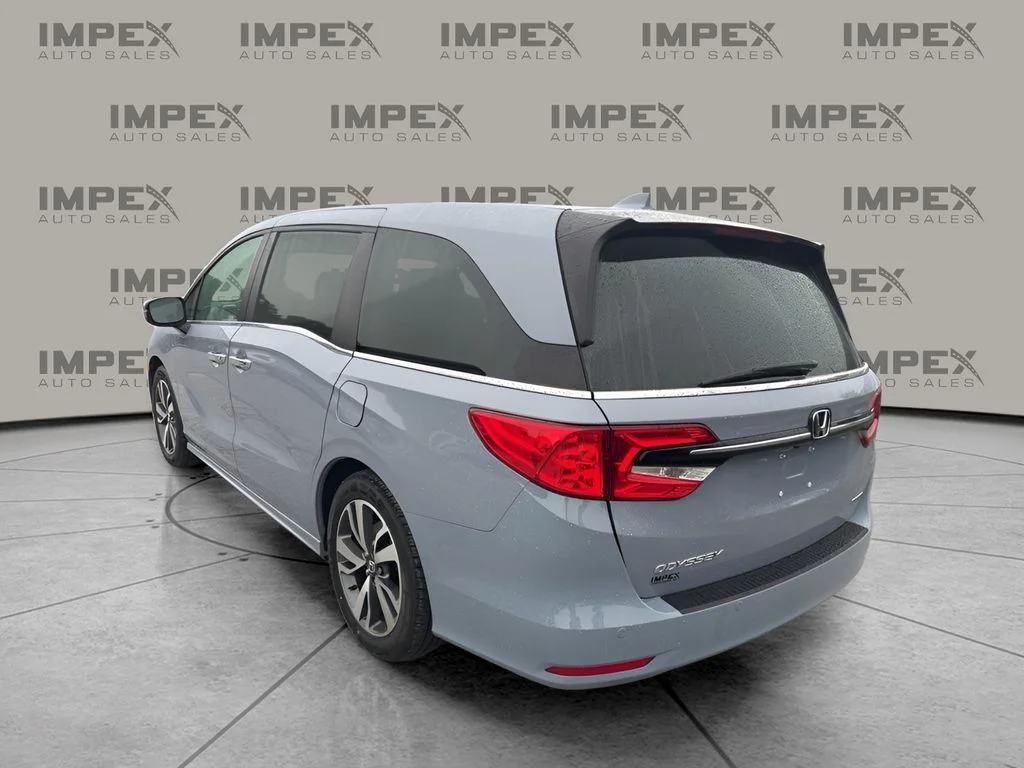 Used 2023 Blue Honda Touring image 3