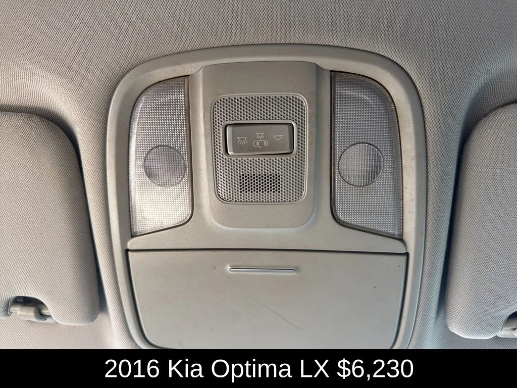 Used 2016 White Kia LX image 27