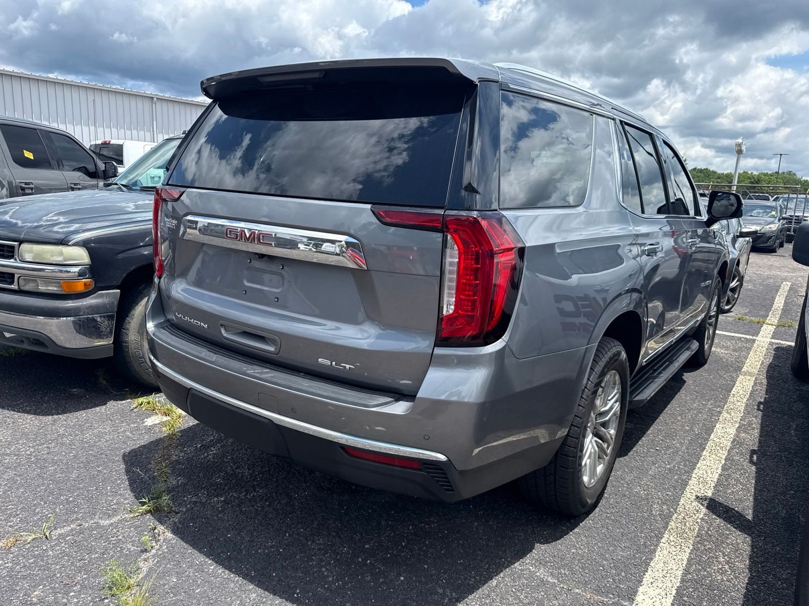 Used 2022 Gray GMC SLT image 5