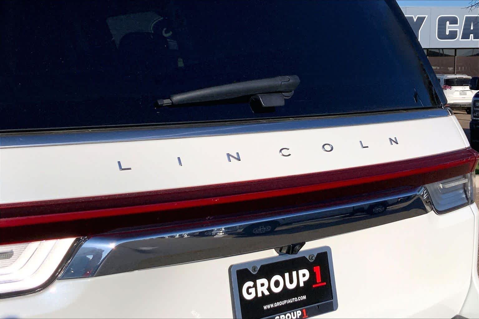 Used 2024 Pristine White Lincoln Reserve image 10
