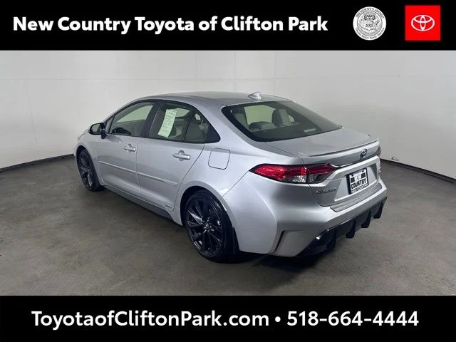 Used 2025 Silver Toyota SE image 5