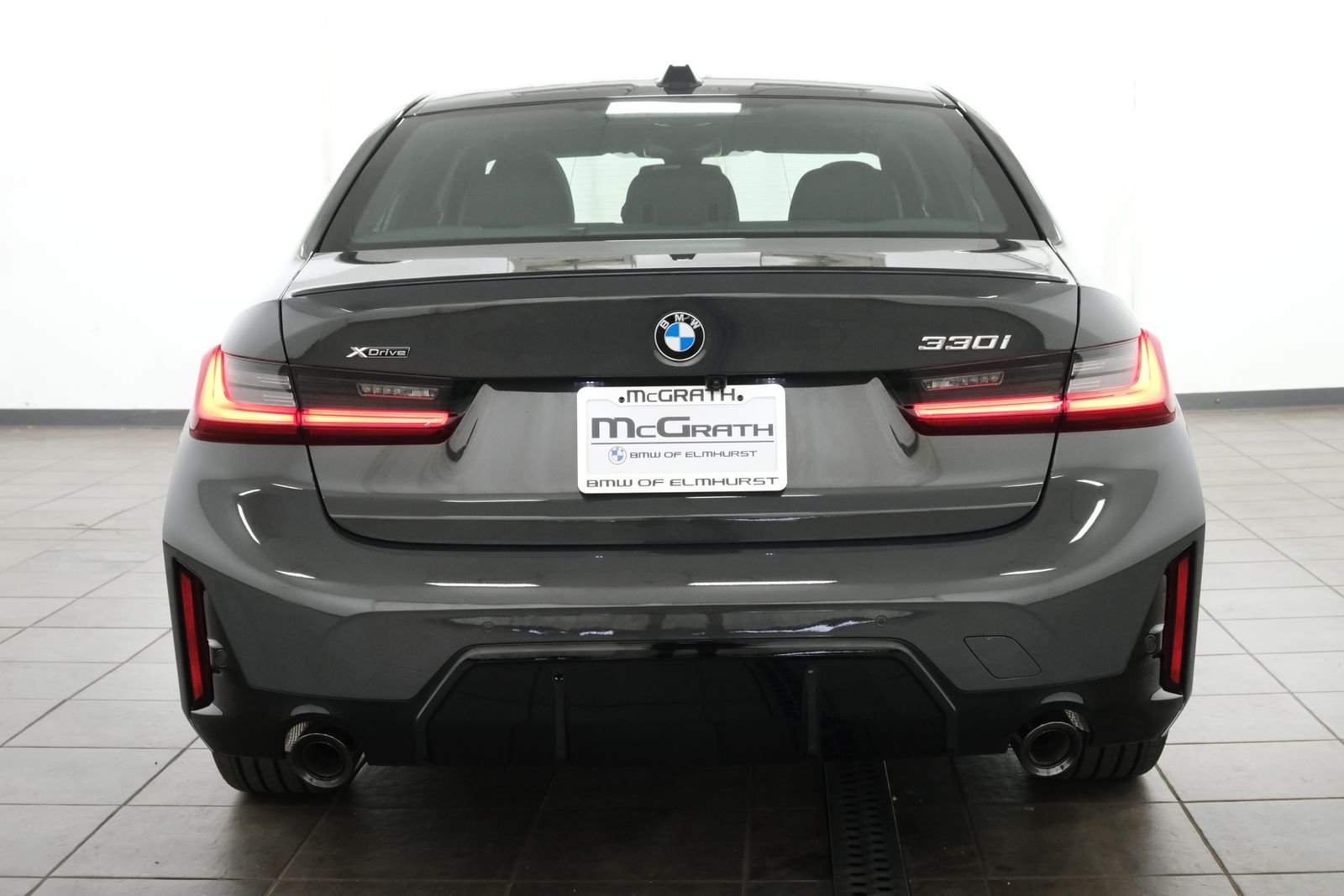New 2026 Dravit Grey Metallic BMW 330i xDrive image 5