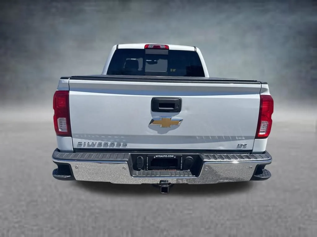 Used 2018 IRIDESCENT PEARL TRICOAT Chevrolet LTZ image 4