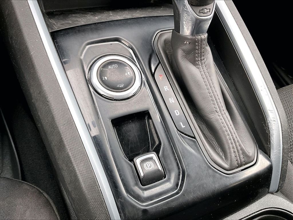 Used 2023 Summit White Chevrolet LT image 33