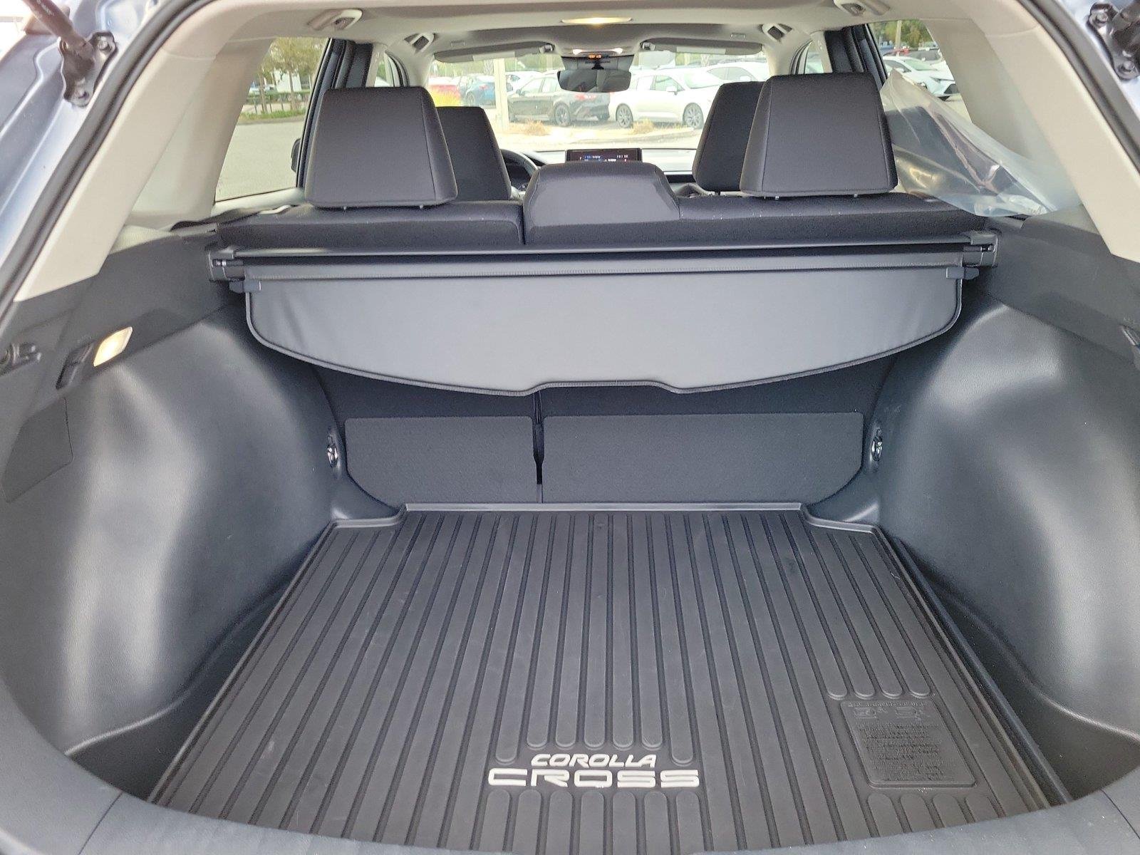 Used 2025 Celestite Toyota LE image 10