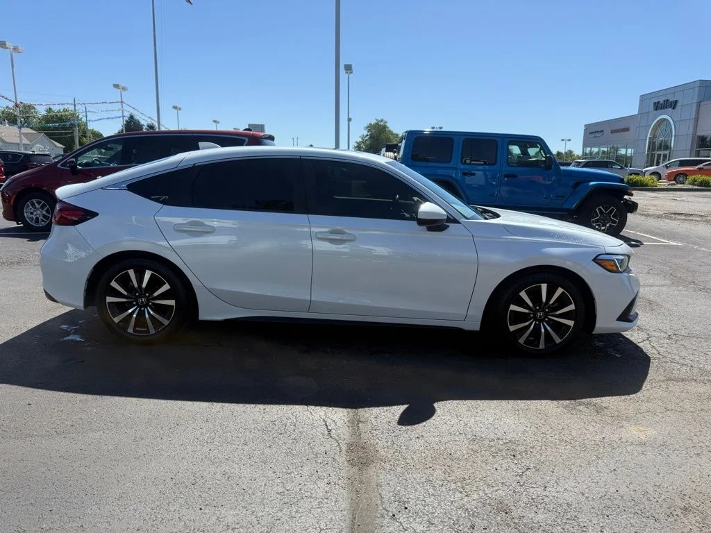 Used 2022 White Honda EX-L image 2