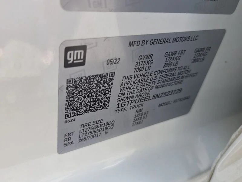 Used 2022 Summit White GMC AT4 image 7