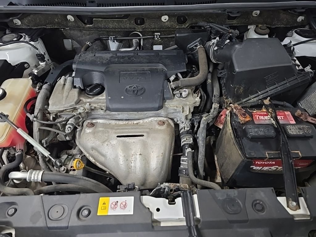 Used 2017 White Toyota LE image 12