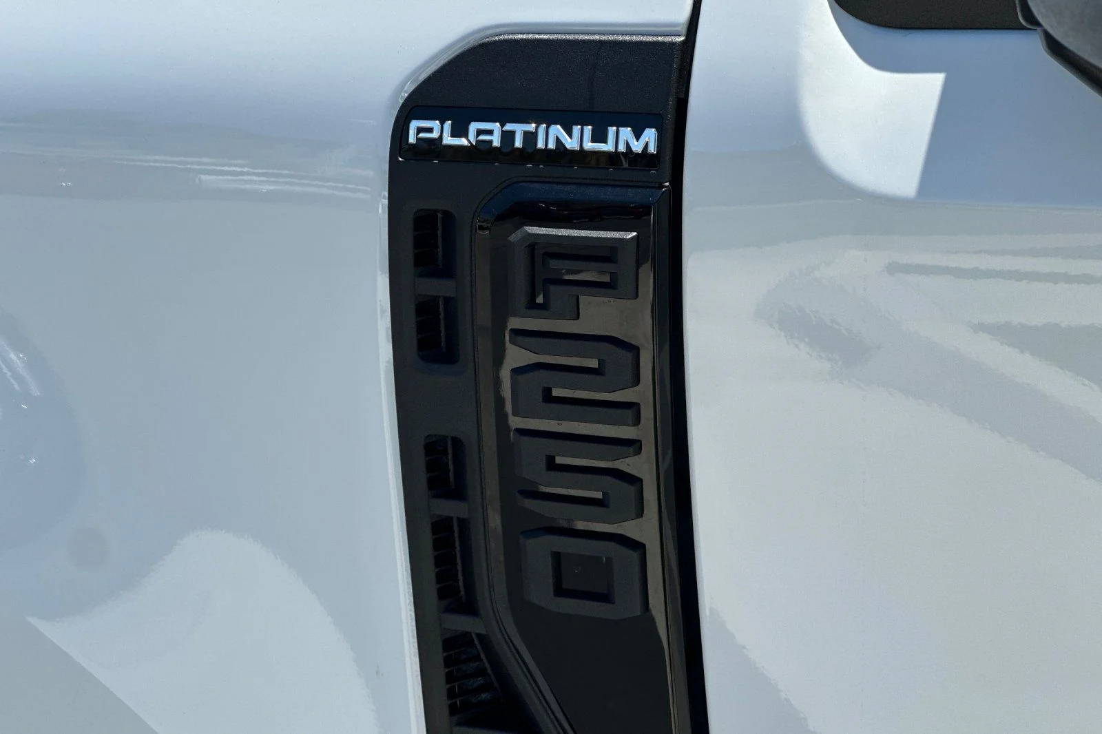 New 2026 Star White Metallic Tri-Coat Ford F-250® Platinum® image 25
