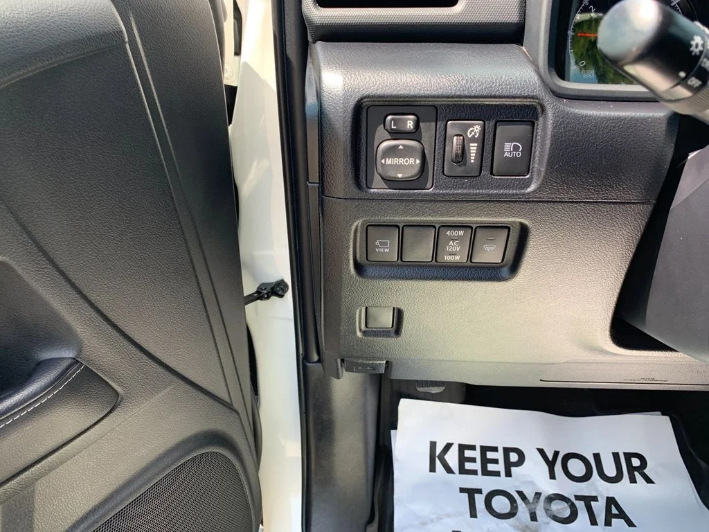 Used 2023 White Toyota SR5 Premium image 30