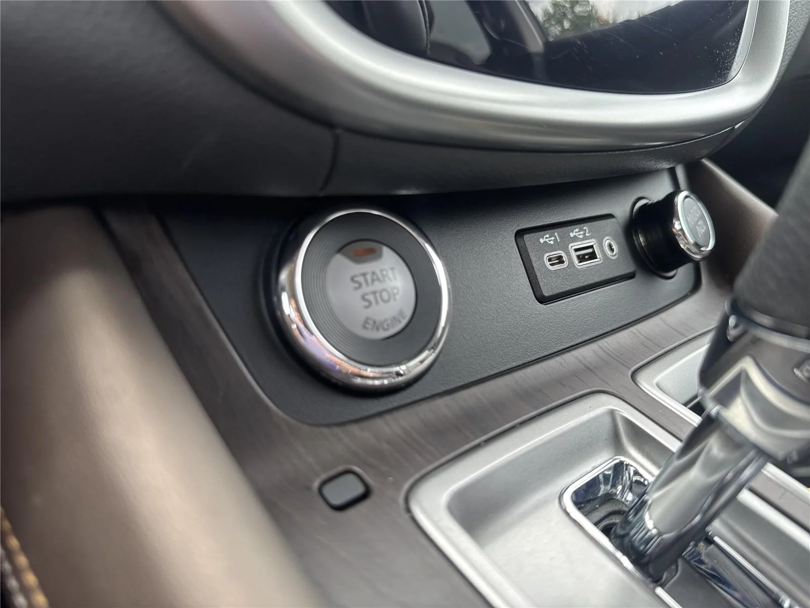 Used 2024 Pearl White Tricoat Nissan Platinum image 26