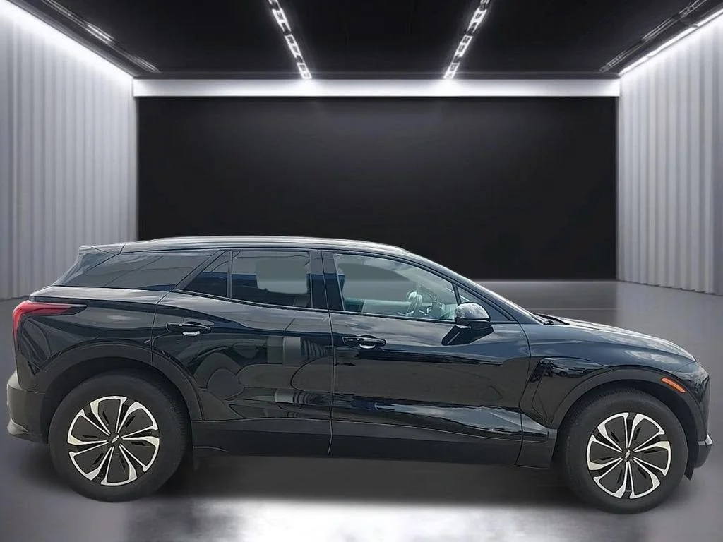 Used 2024 Black Chevrolet LT image 5