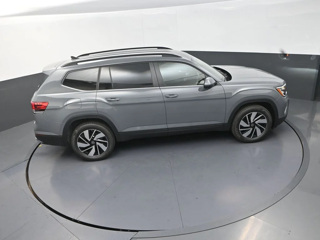 New 2026  Volkswagen SE w/Technology image 21