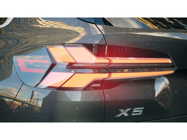 New 2026 Dravit Grey Metallic BMW xDrive40i image 8