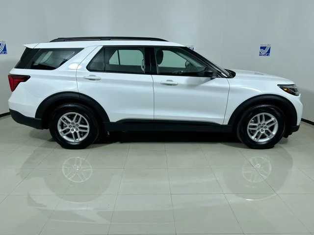 New 2026 STAR WHITE Ford Active RWD image 9
