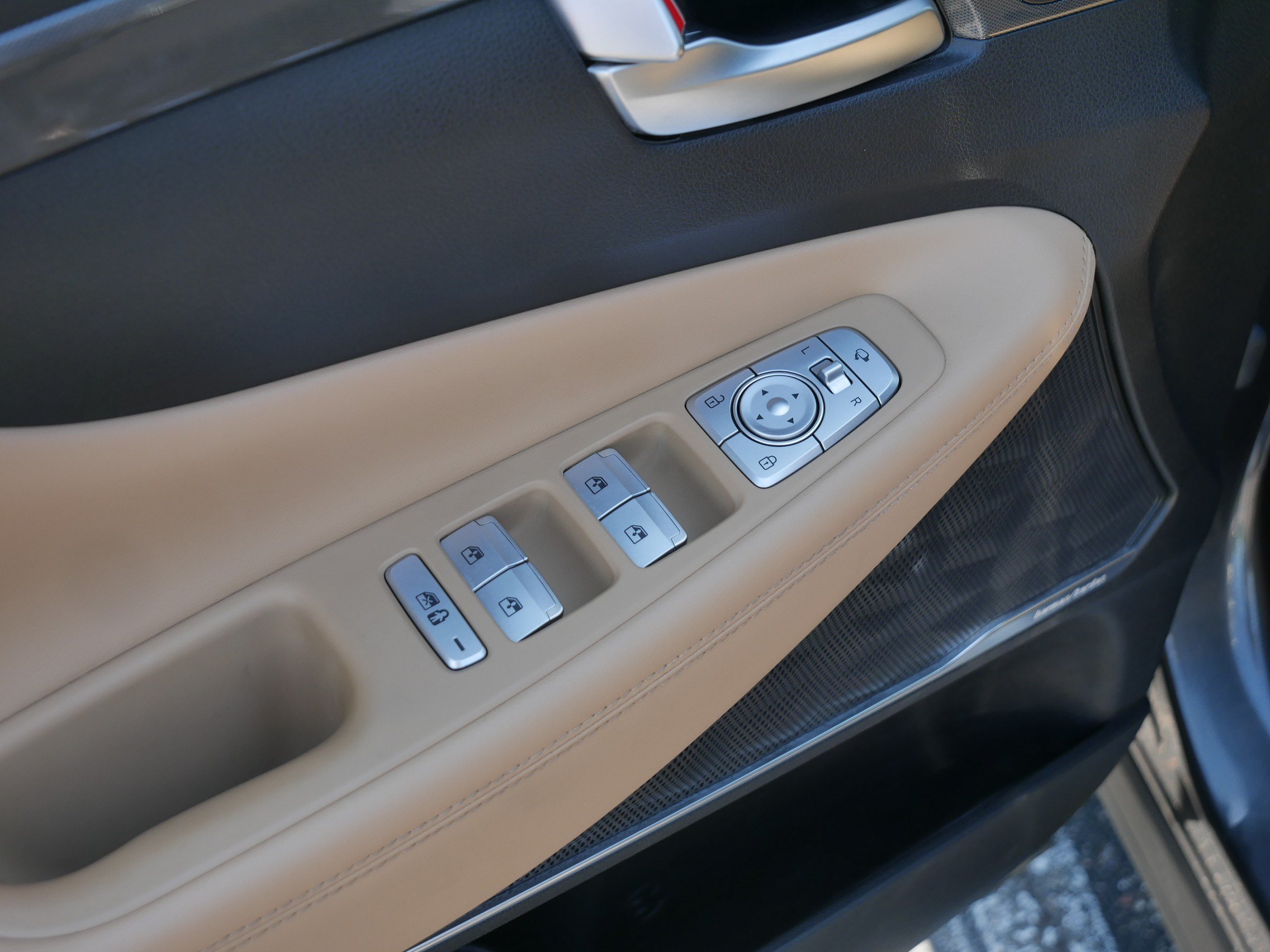 Used 2023 Portofino Gray Hyundai Calligraphy image 19