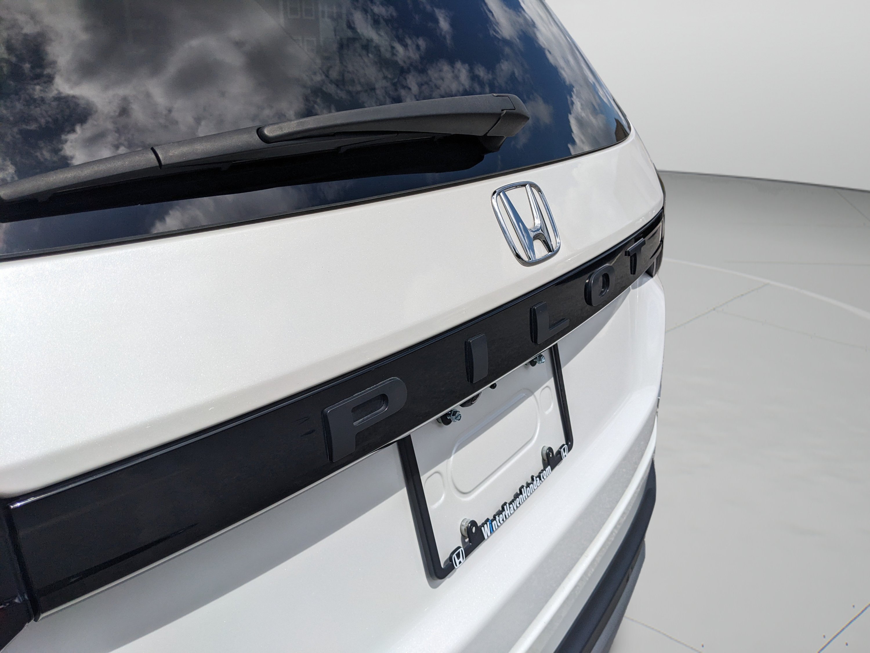 Certified Used 2025 Platinum White Honda Touring image 38
