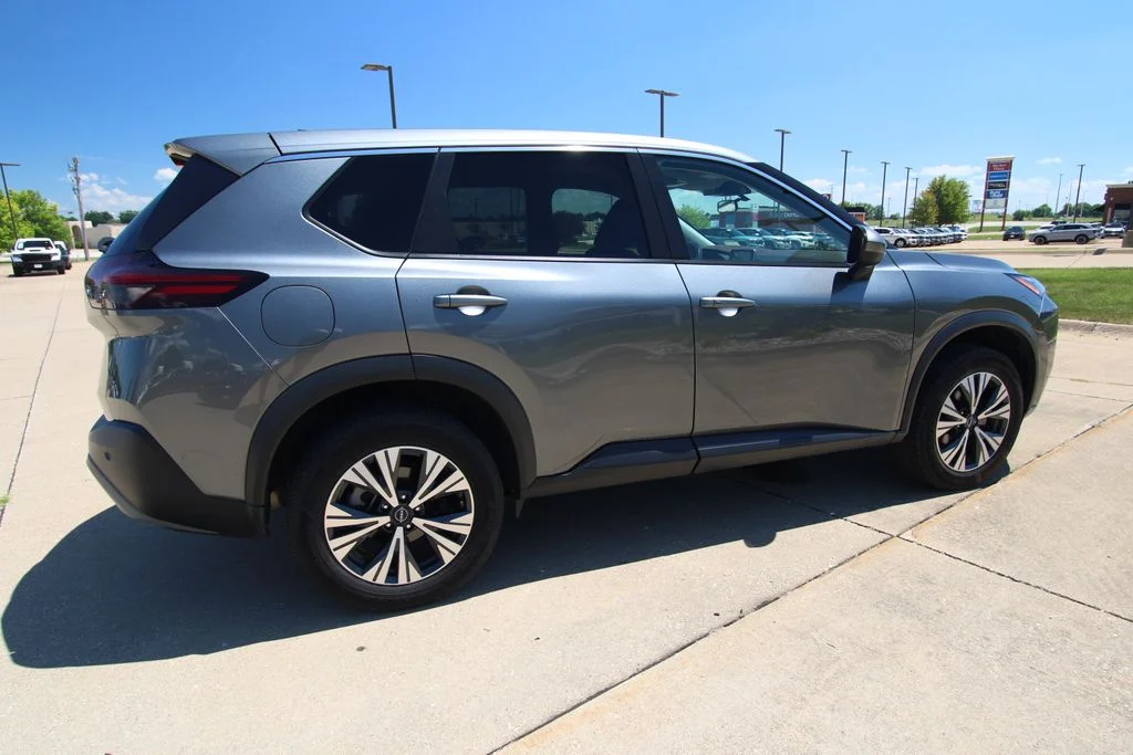 Used 2023 Gray Nissan SV image 5
