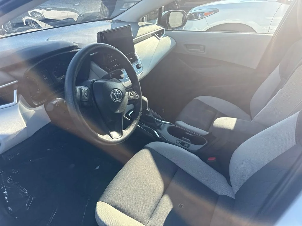 Used 2025 White Toyota LE image 3