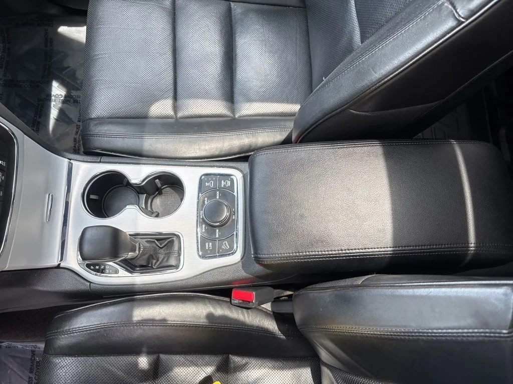 Used 2018 White Jeep Overland image 16