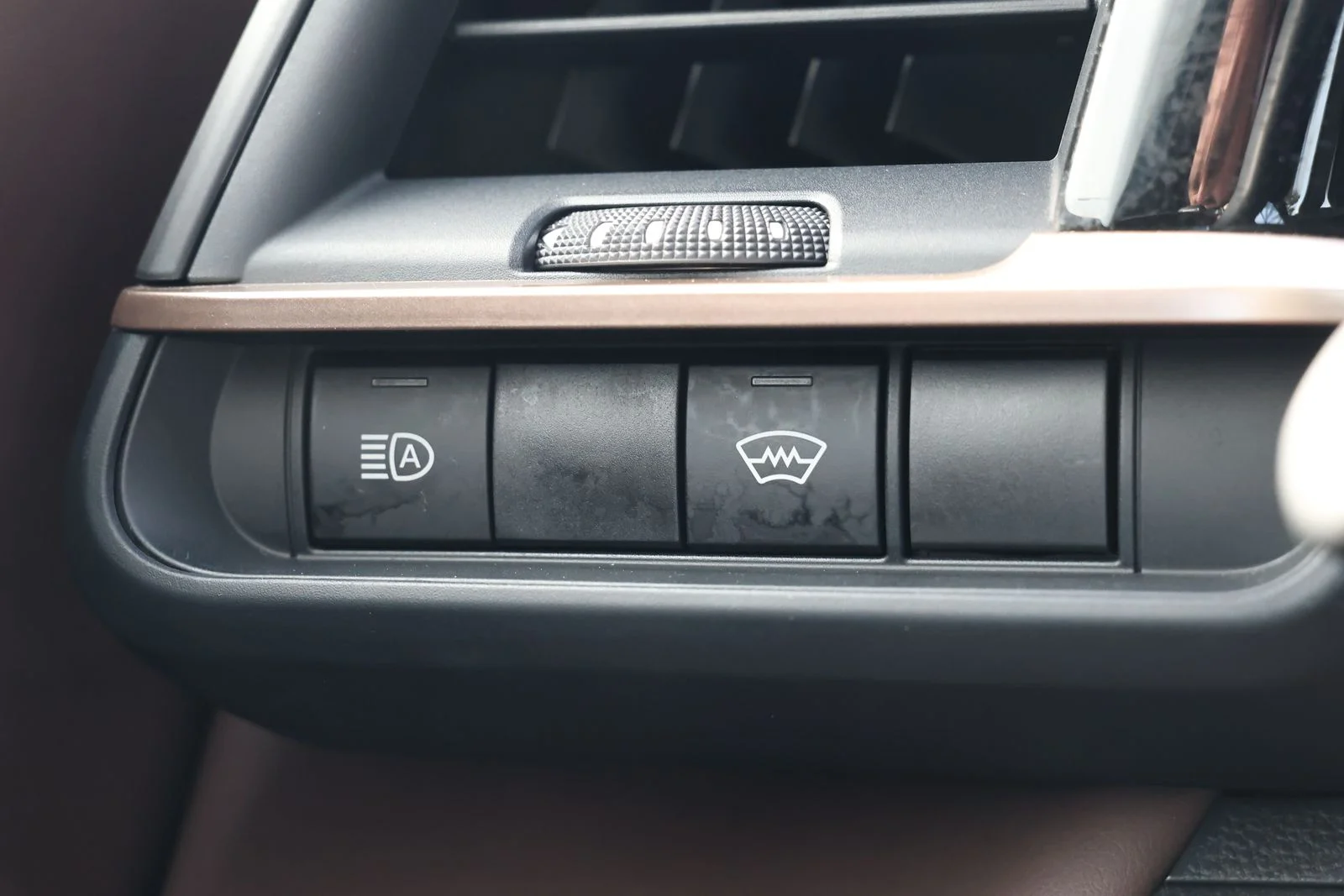 Used 2024  Toyota Limited image 26