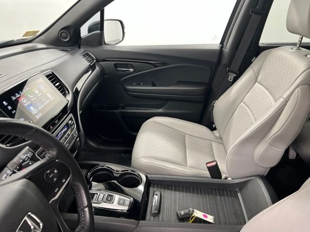 Used 2019 Blue Honda Touring image 23