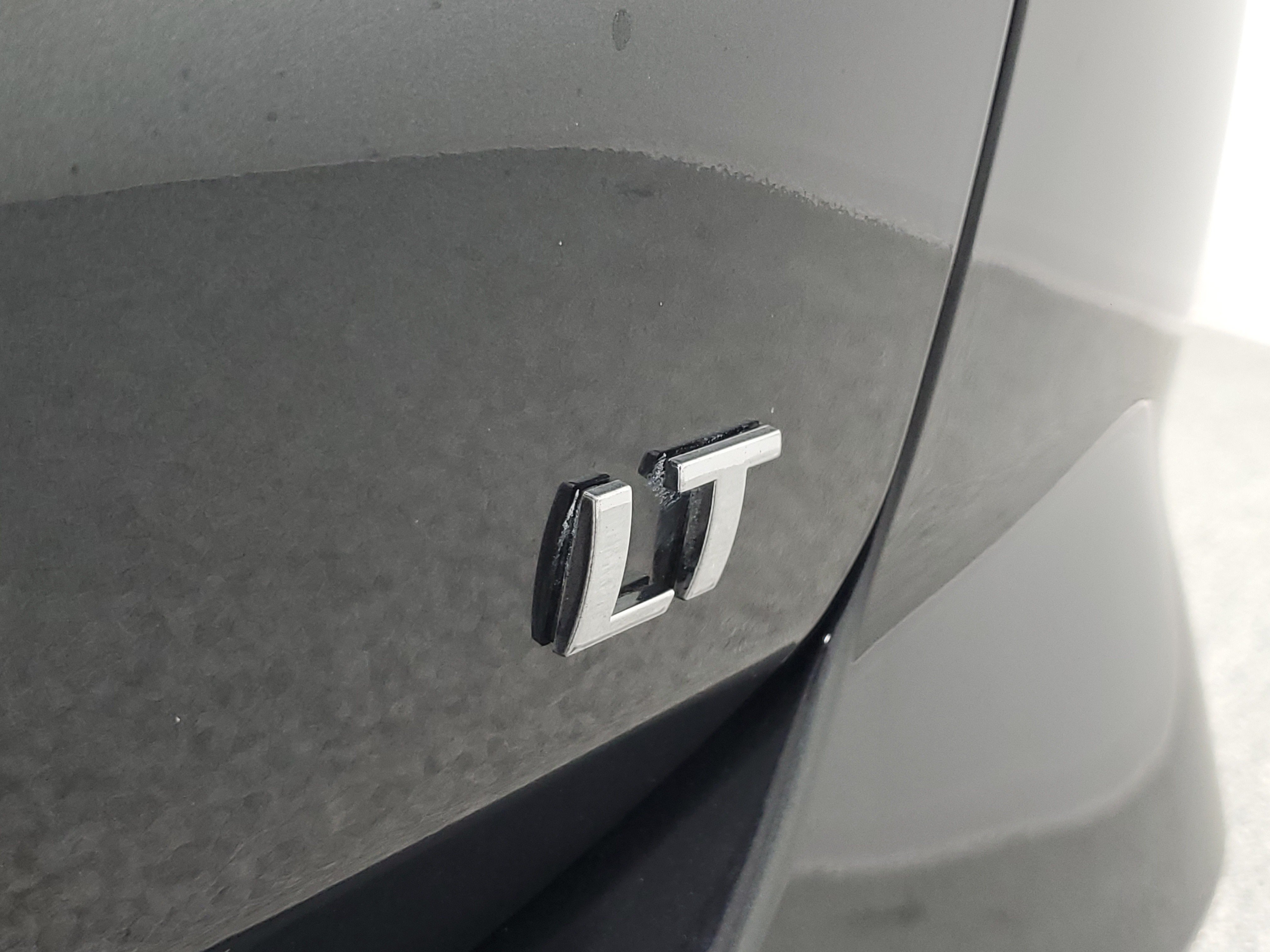 Used 2022 Iron Gray Metallic Chevrolet LT image 9