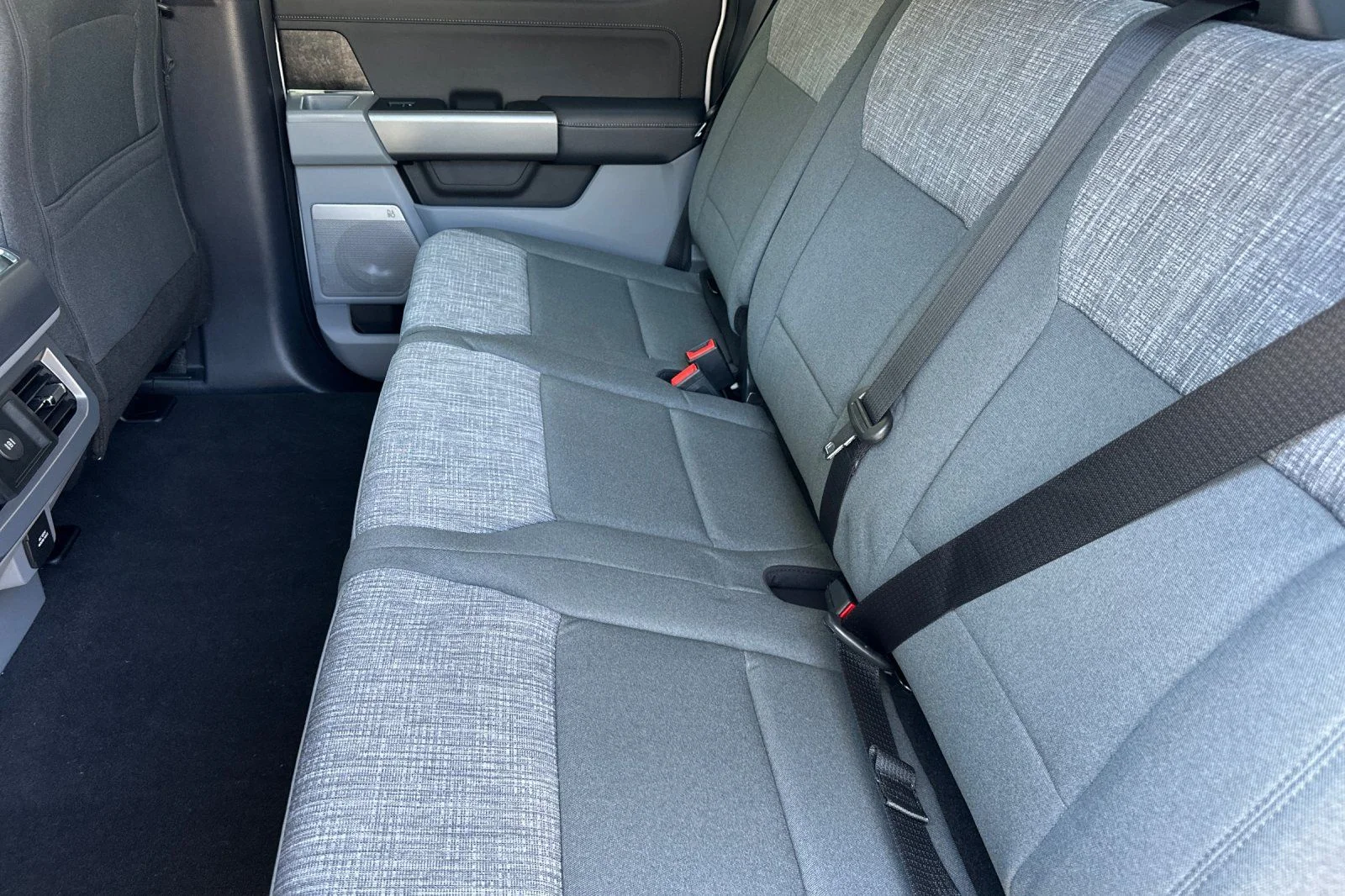 New 2026 Oxford White Ford F-350® XLT image 11