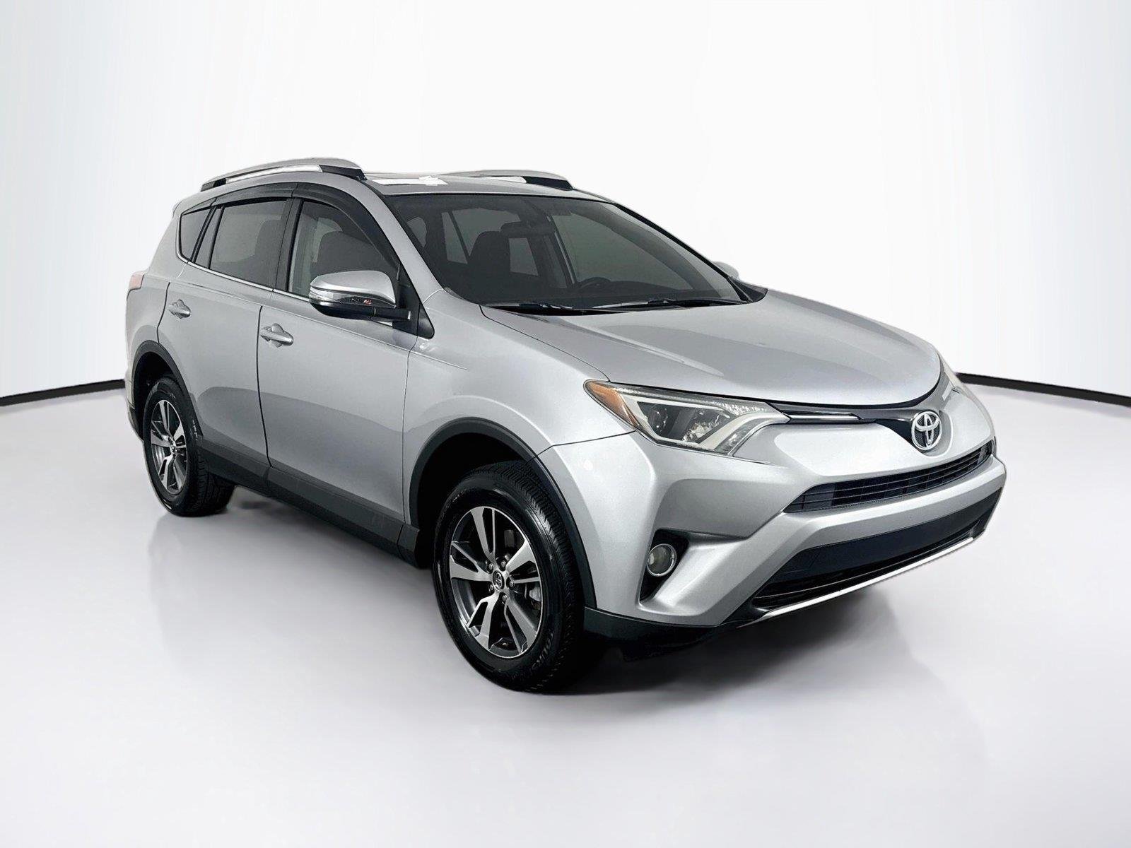 Used 2016 Silver Sky Metallic Toyota XLE image 8