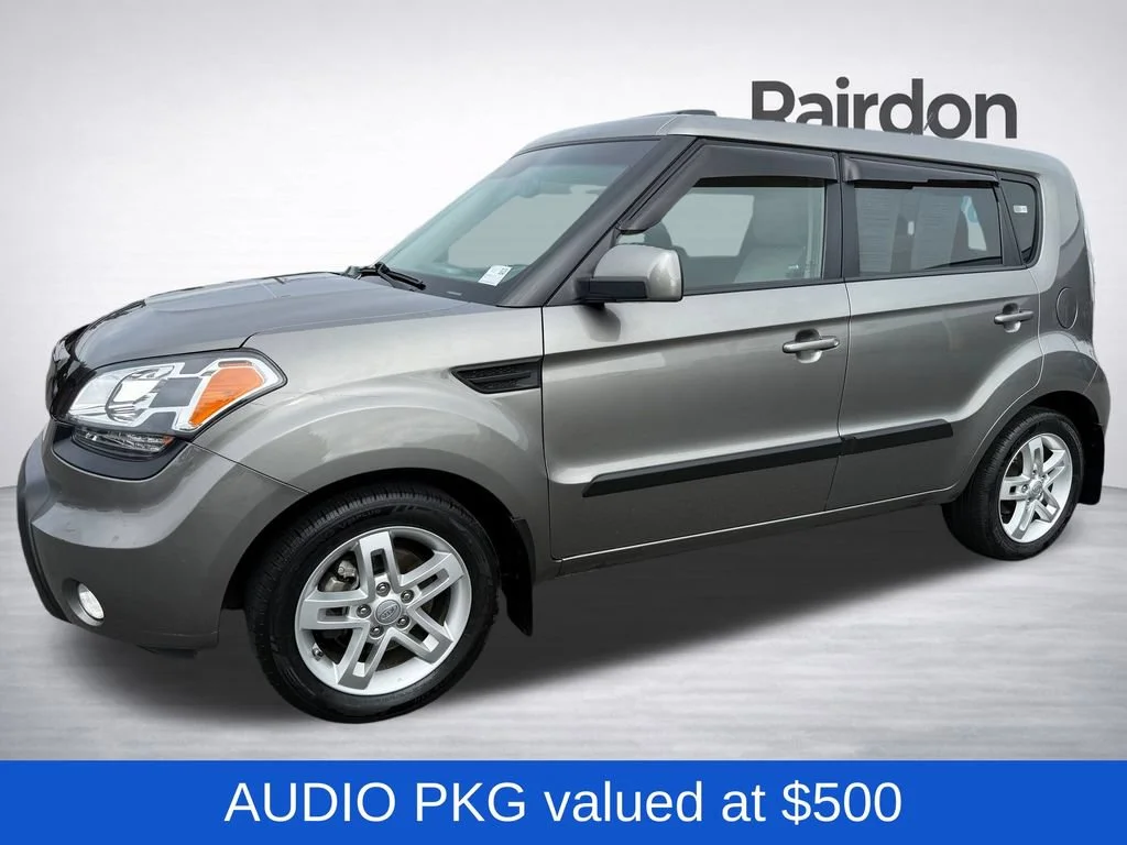 Used 2011 Titanium Kia + image 3