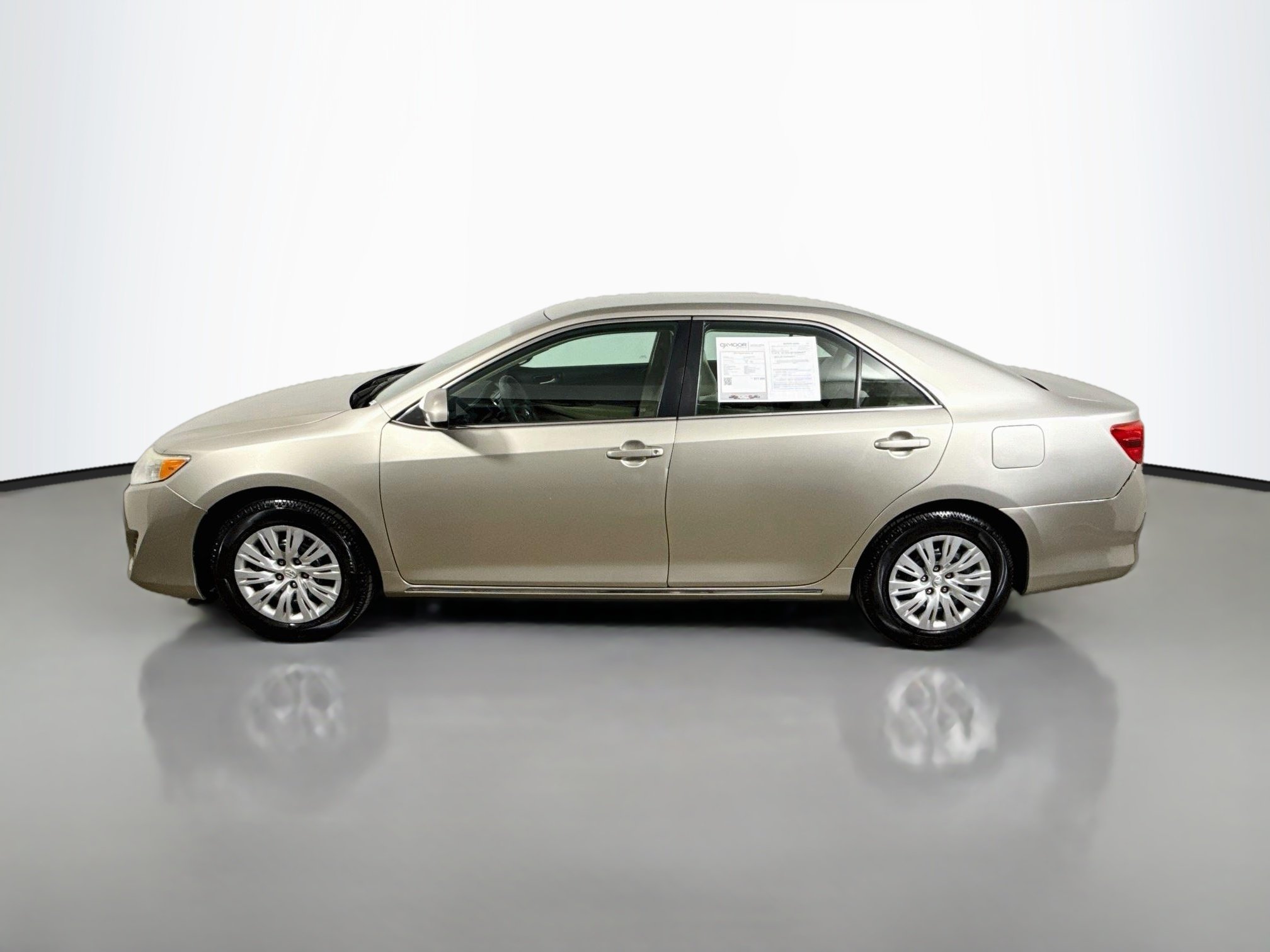 Used 2014 Creme Brulee Mica Toyota LE image 4