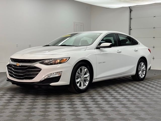 Used 2024 Summit White Chevrolet LT image 2