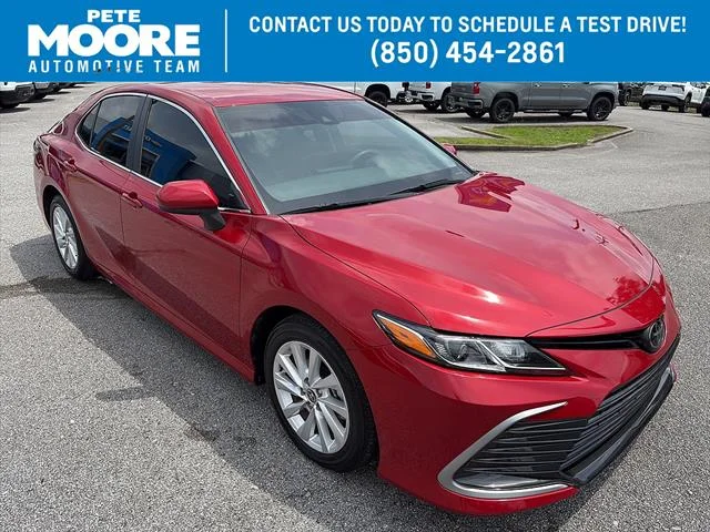 2024 Toyota Camry LE's photo