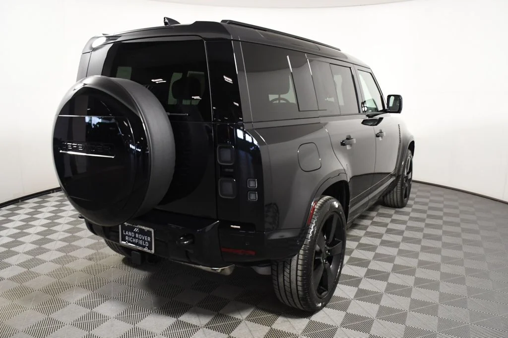 New 2026 Santorini Blk Land Rover X image 6