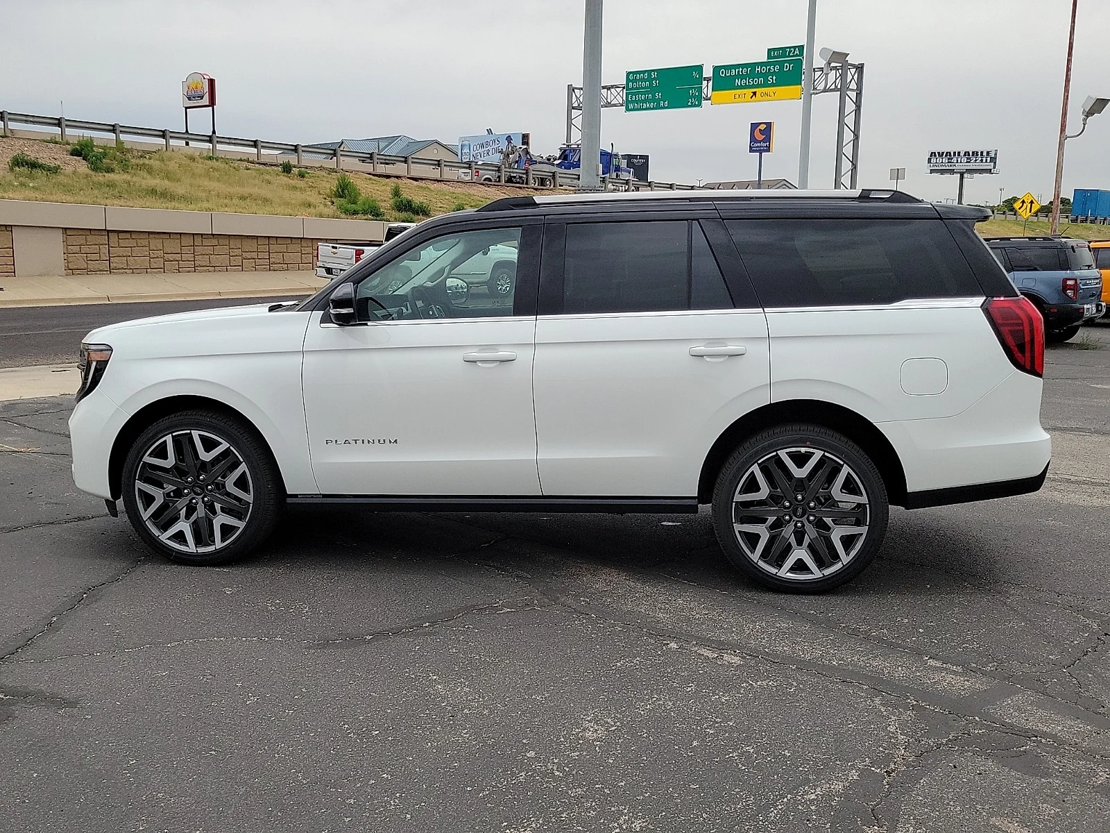 New 2026 Star White Metallic Tri-Coat Ford Platinum&reg; image 2