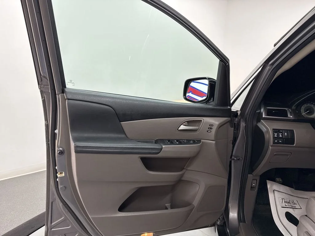 Used 2013 White Diamond Pearl Honda Touring Elite image 14