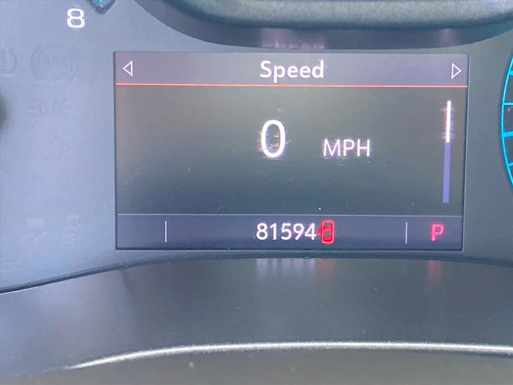Used 2019 Summit White GMC 4WD SLE image 20