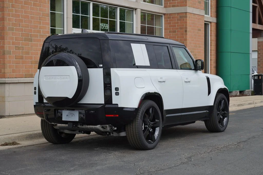 New 2026 Fuji White Land Rover X-Dynamic SE image 6