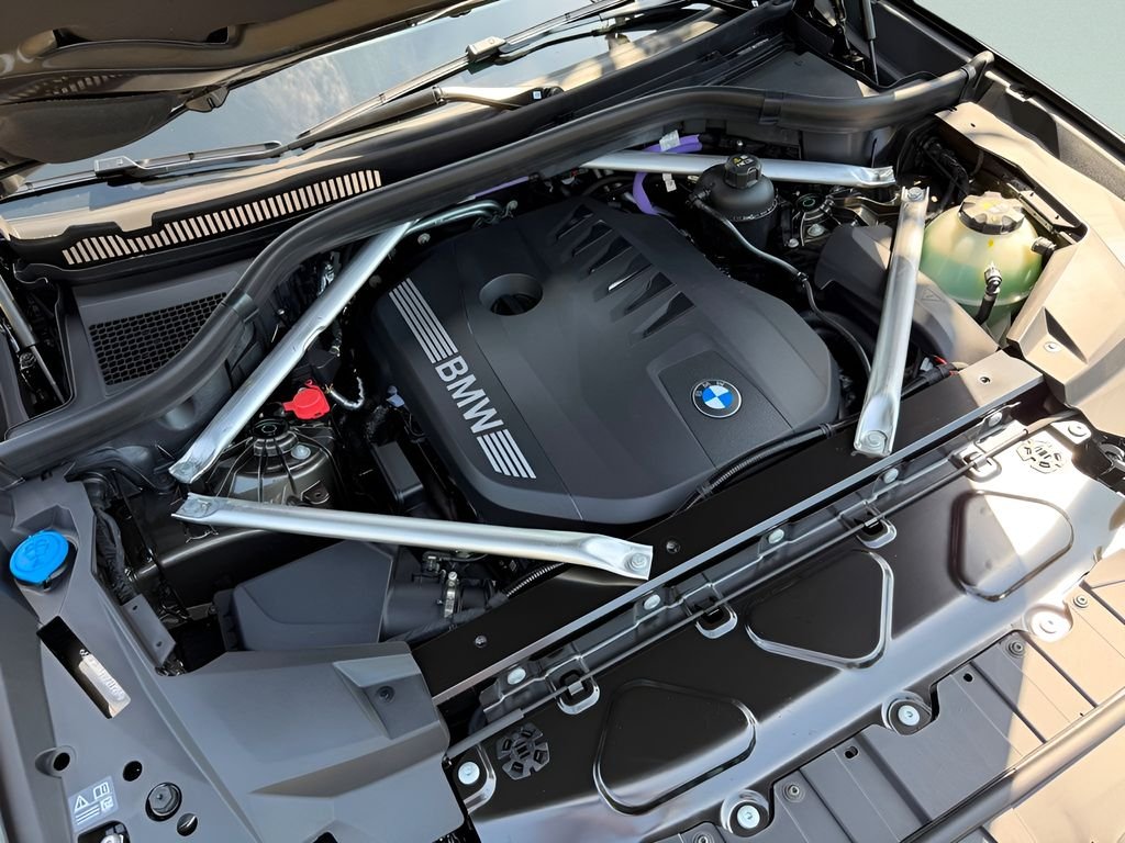 New 2026 Manhattan Green Metallic BMW xDrive40i image 24