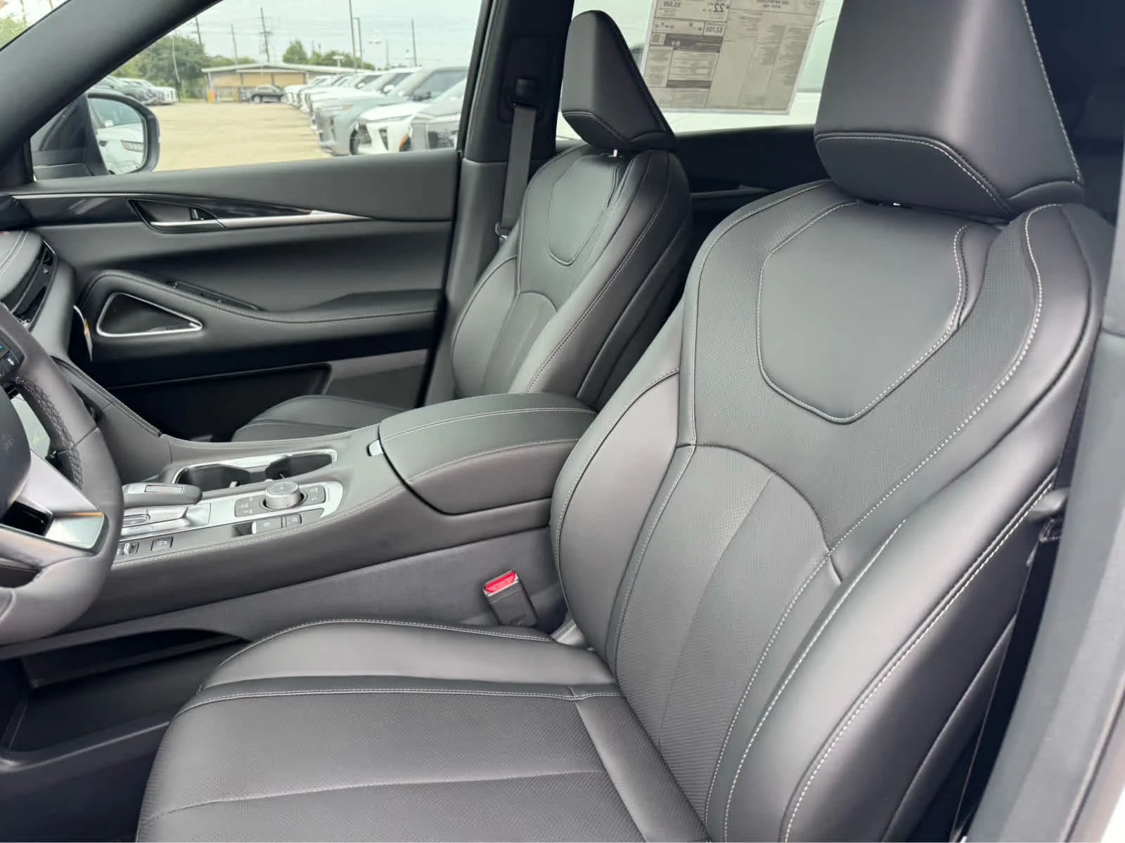 New 2027 RADIANT WHITE INFINITI Sport AWD image 5