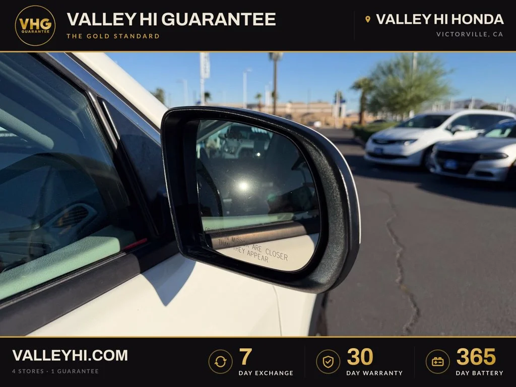 Used 2019 White Jeep Latitude image 9