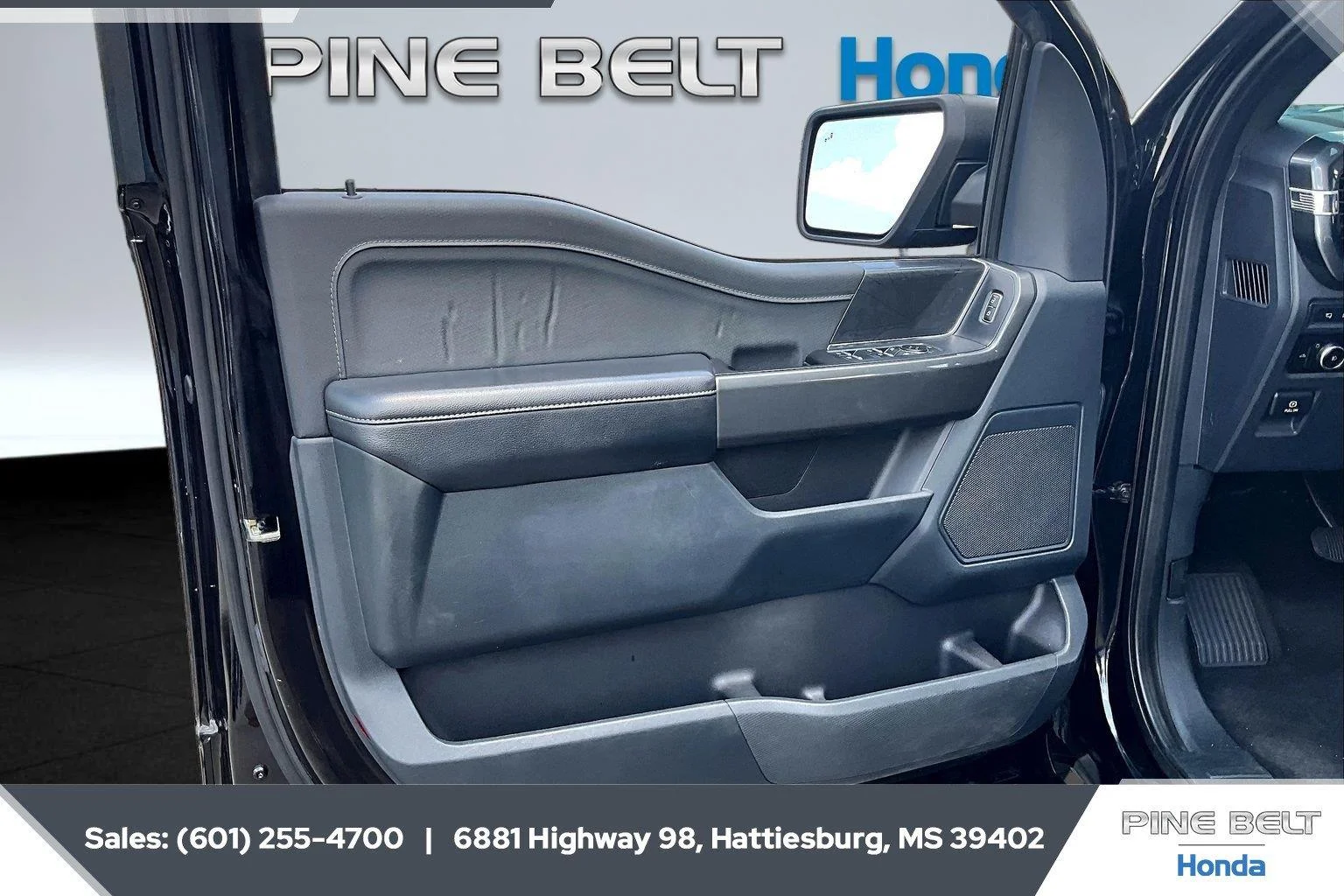 Used 2023 Agate Black Ford XLT image 17
